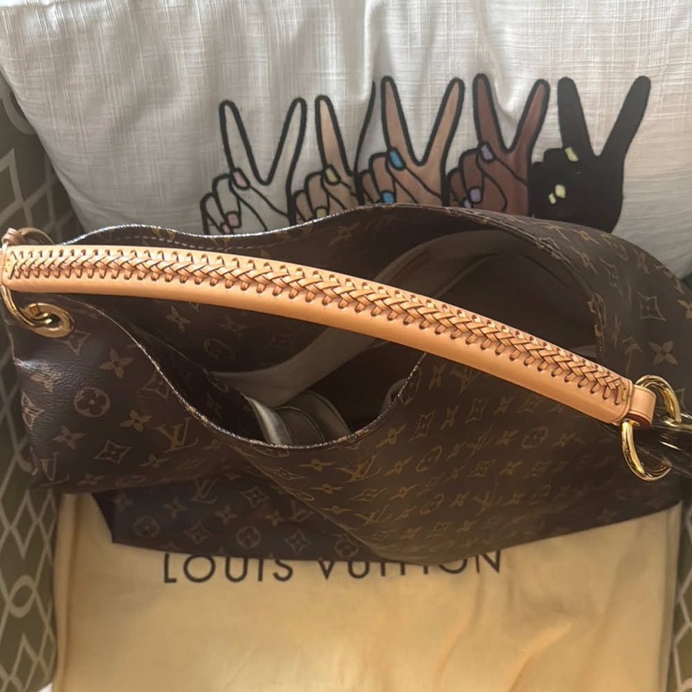 Louis Vuitton  GM Artsy - Picture 3 of 17